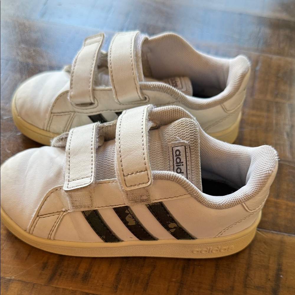 Adidas Kids Sneakers with Csmo Stripes Size 9